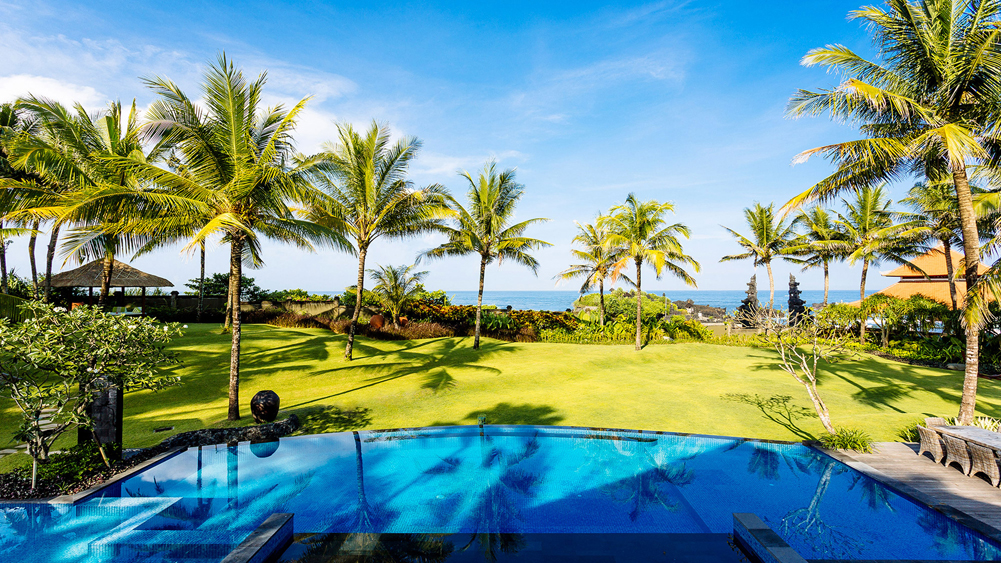 Villa Semarapura - Pool and garden